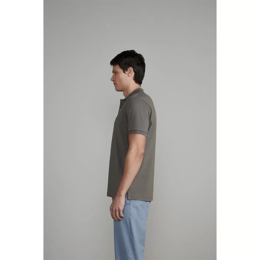 Camisa Polo Malha Comfort – Cinza Concreto