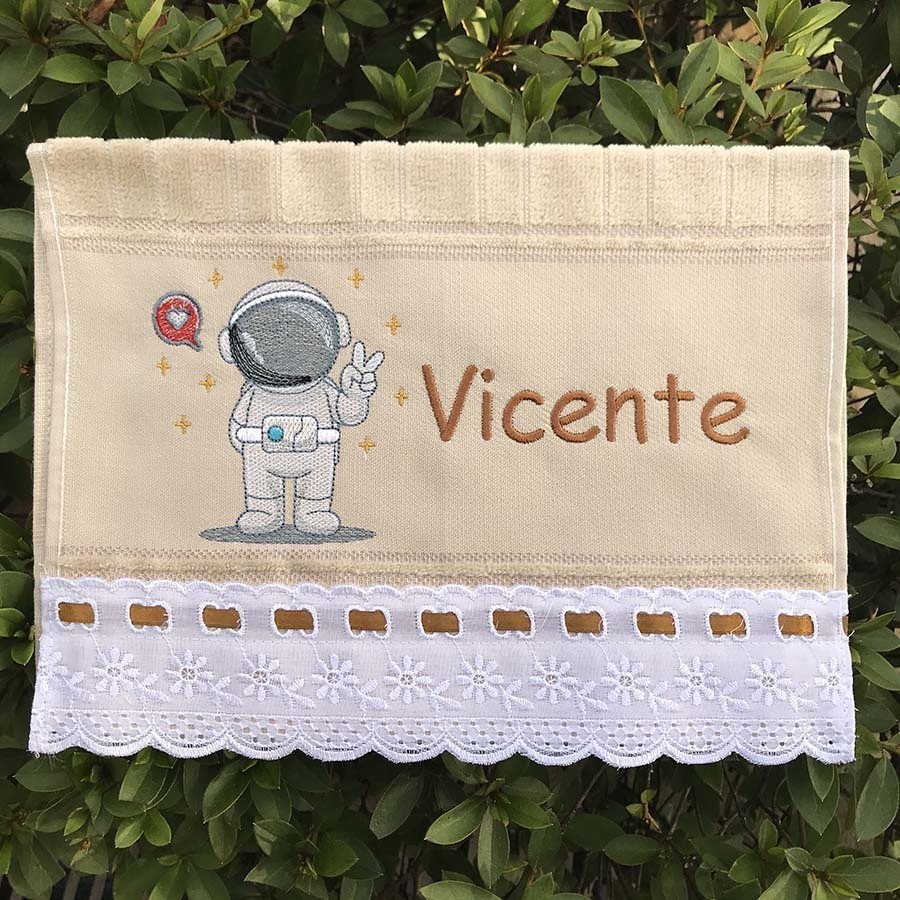 Toalhinha De Boca Bordada Com Nome Astronauta V Premium