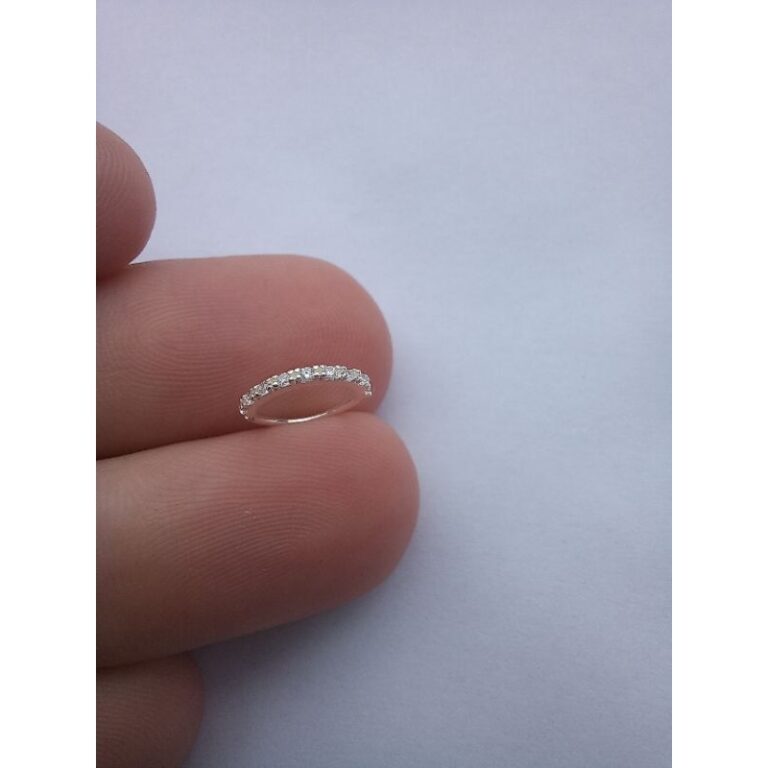 Piercing Nariz torção argola cravejada com zirc