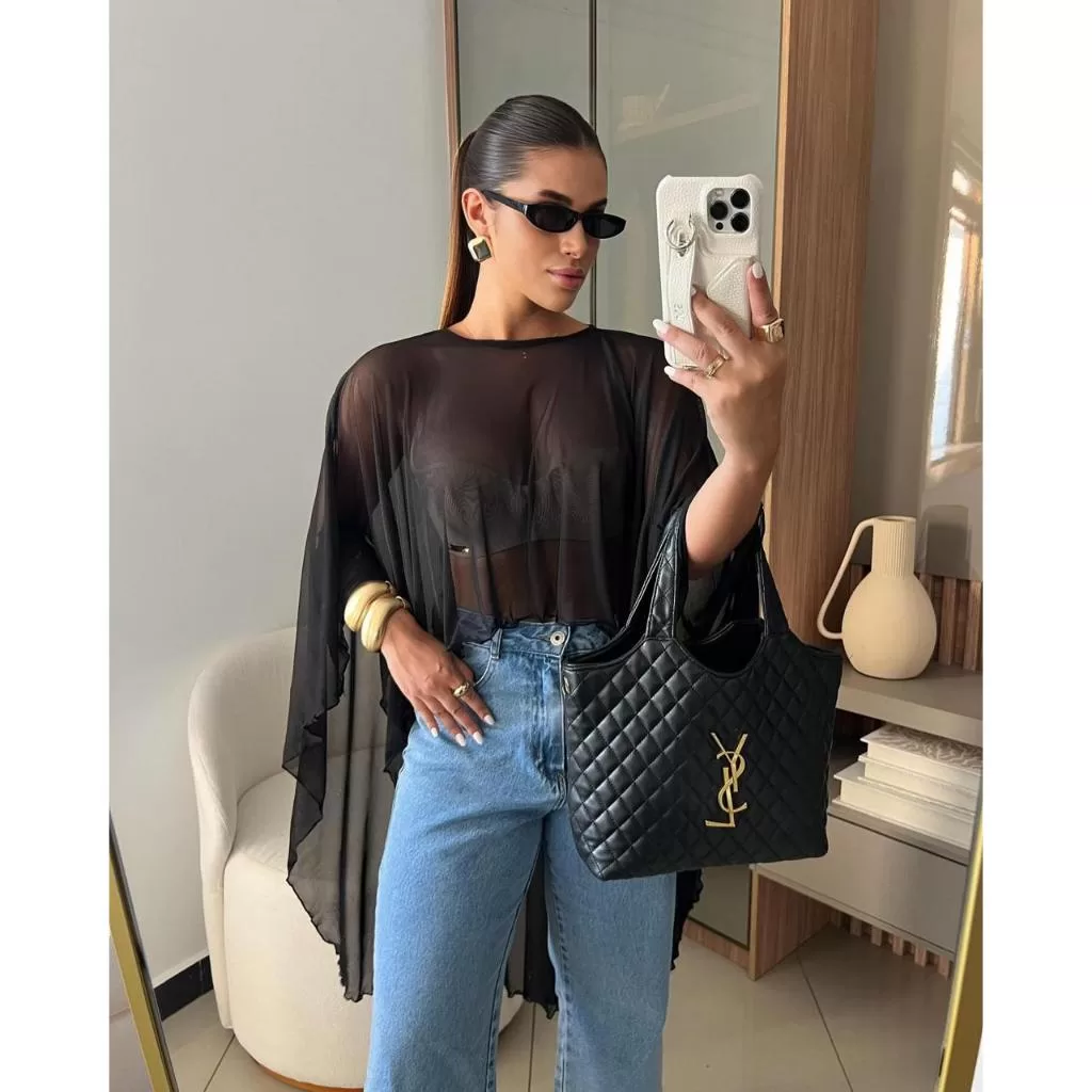 Blusa Bata Transparente Boho Chic Capa Virginia Tule Longa Frente Curta Soltinha Fluida