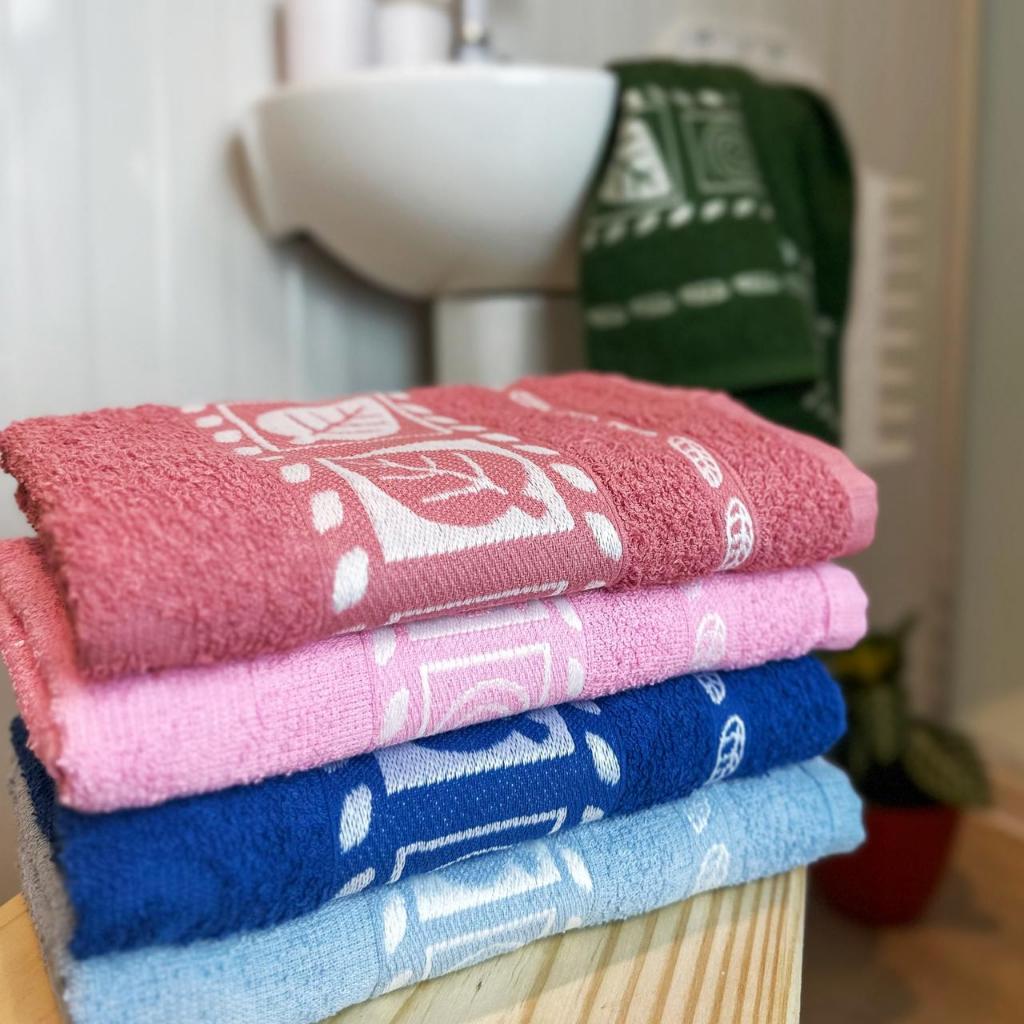 Kit toalhas 100% Algodão Alta Absorção Bordada Toalha de Rosto Cores Sortidas