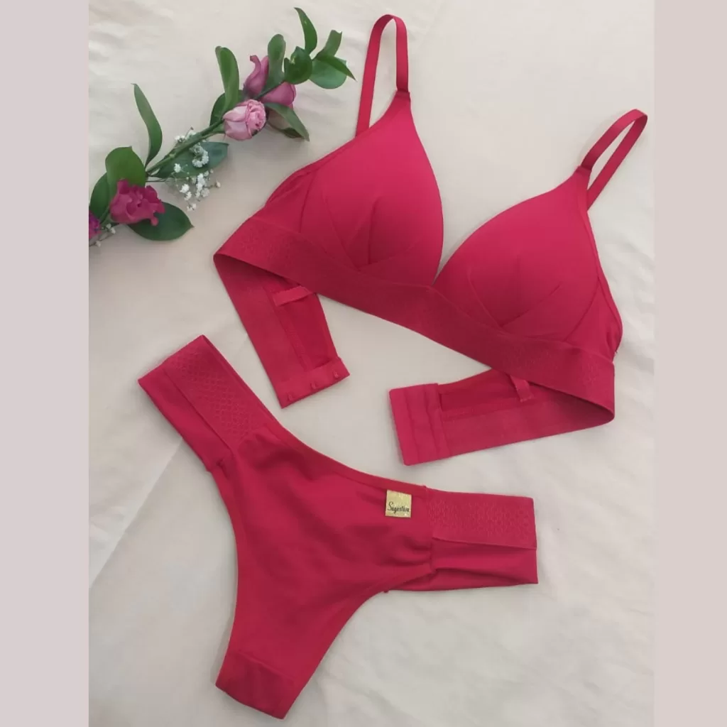 Conjunto Calcinha e Sutiã com Bojo Soft Sem Aro de Microfibra Não Amassa Tanga Fio Duplo Lingerie F