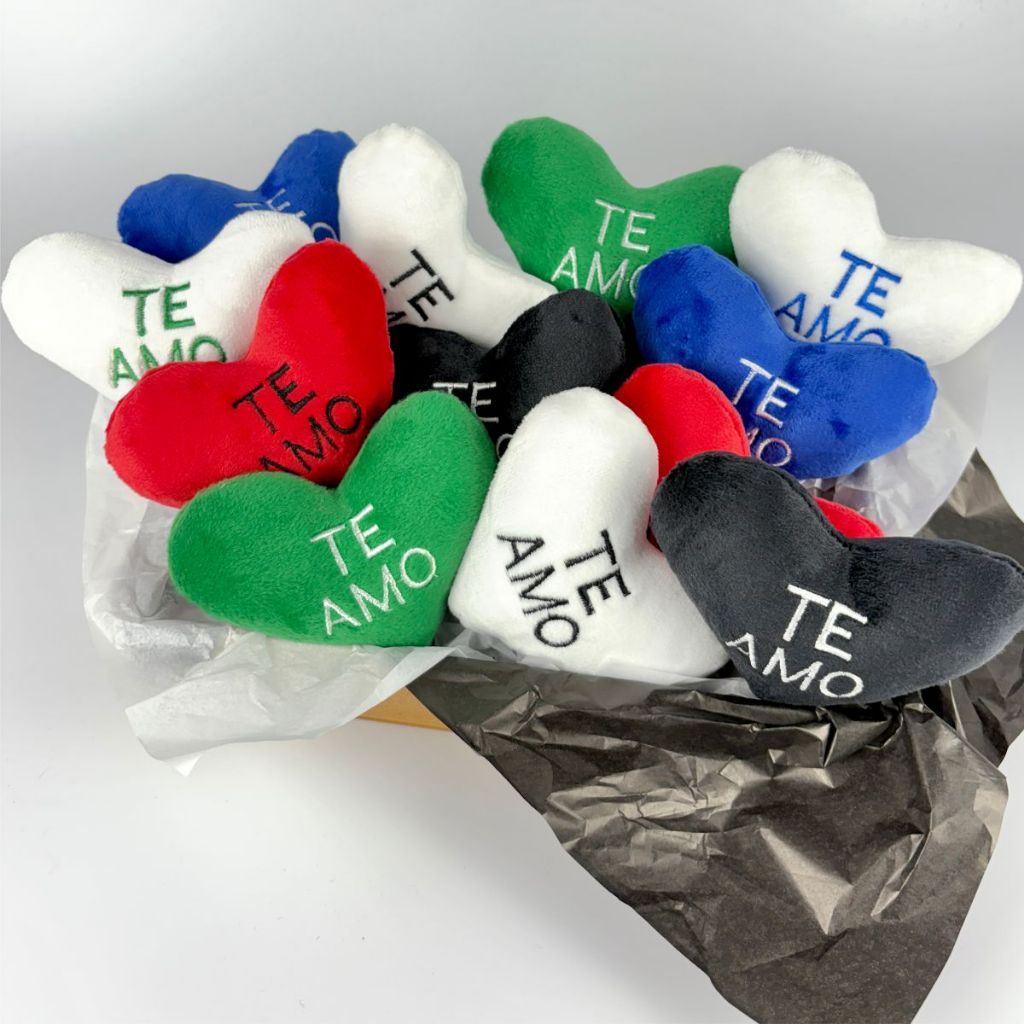 Kit 4/8/12 Coração Pelúcia Cesta Presente Dia dos Pais Time Futebol Macio