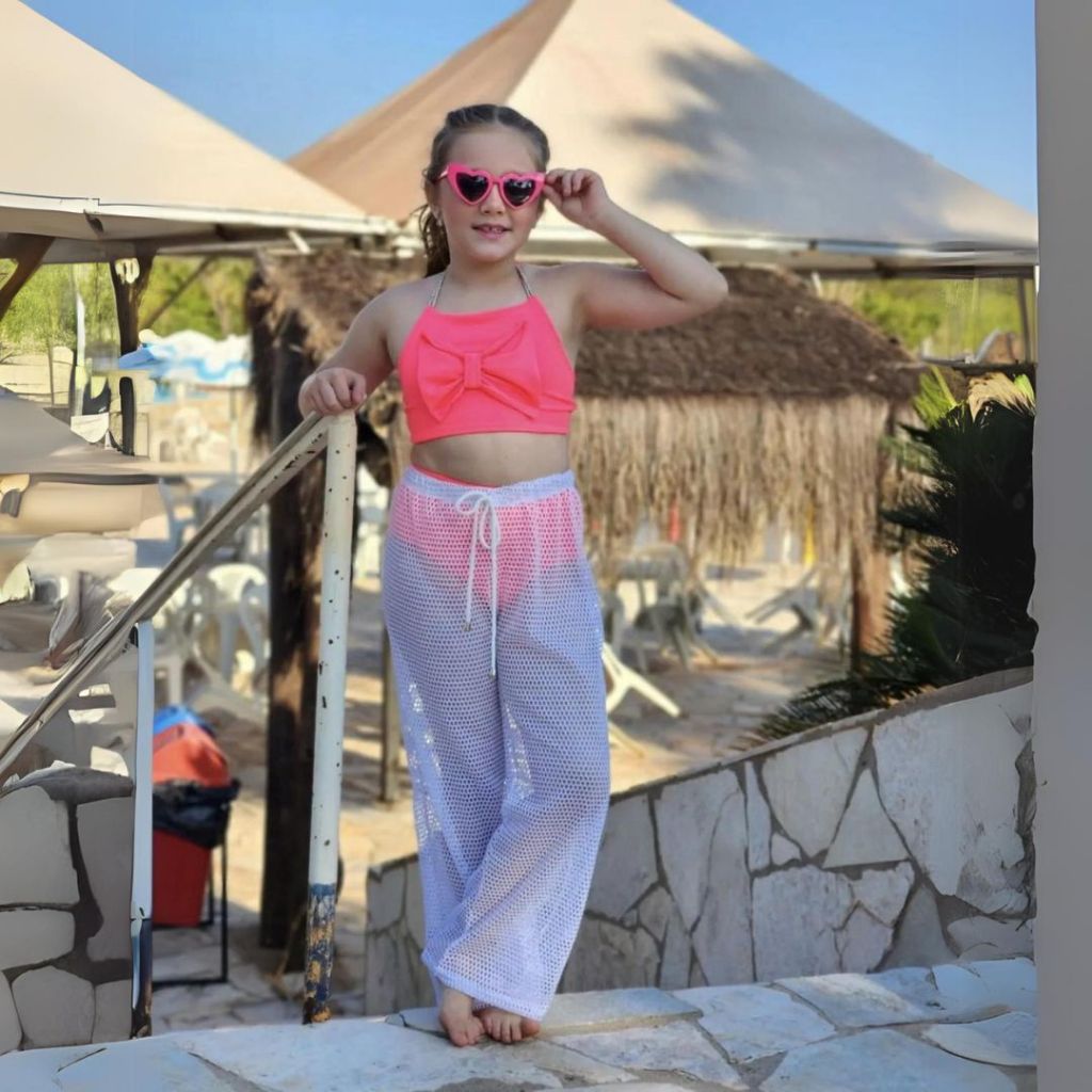 Kit Praia Infantil Biquíni Laço de Strass + Calça Saída de Praia Arrastão