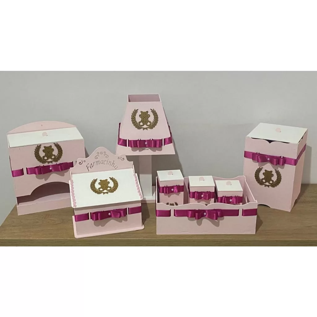 Kit Higiene Bebê Menina cuidados com bebê na cor Rosa em Madeira e fitas de Cetim