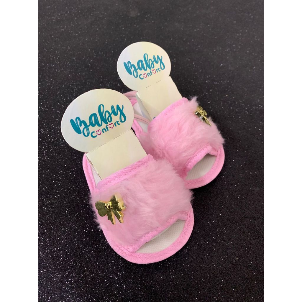 Sapatinho de bebê recém nascido – Pantufinha Rosa bebê pelúcia c/ Lacinho dourado