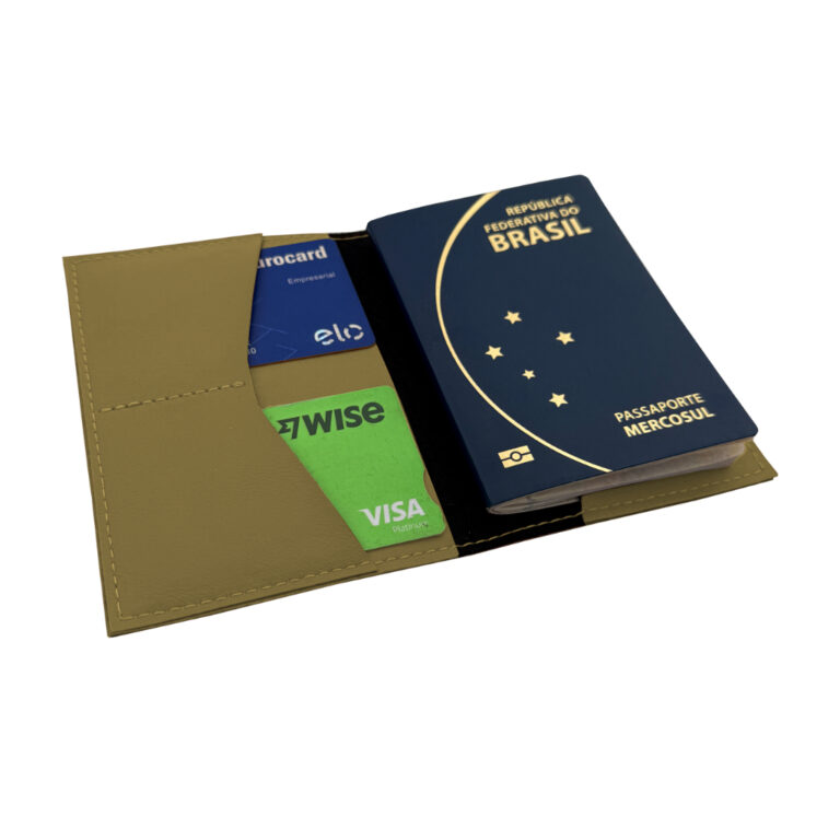 Capa para Passaporte em Couro Sintético Premium A
