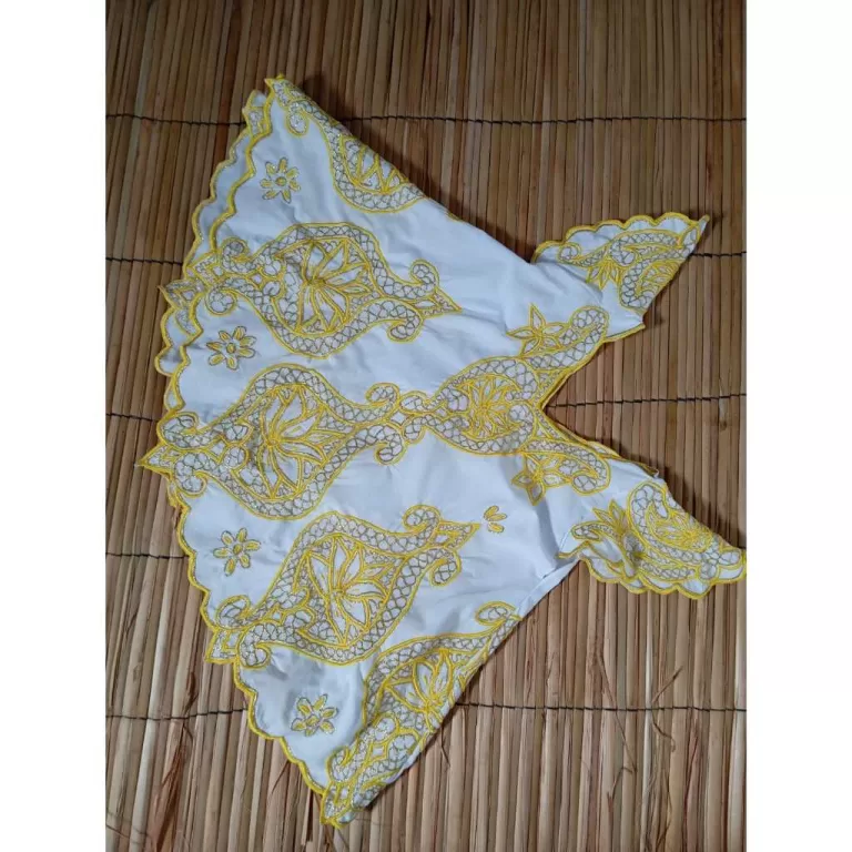 BATA BORDADO AMARELO COM FIO DOURADO 1PÇ