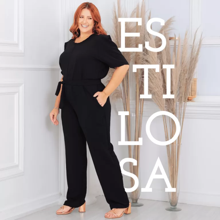 Macacão Feminino Curvy Plus Size Manga Curta Eleg