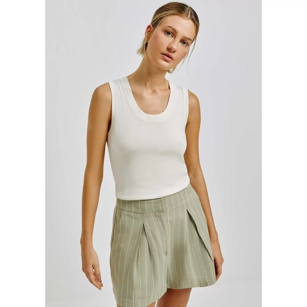 Regata Feminina Slim Decote U Em Tricô De Viscose