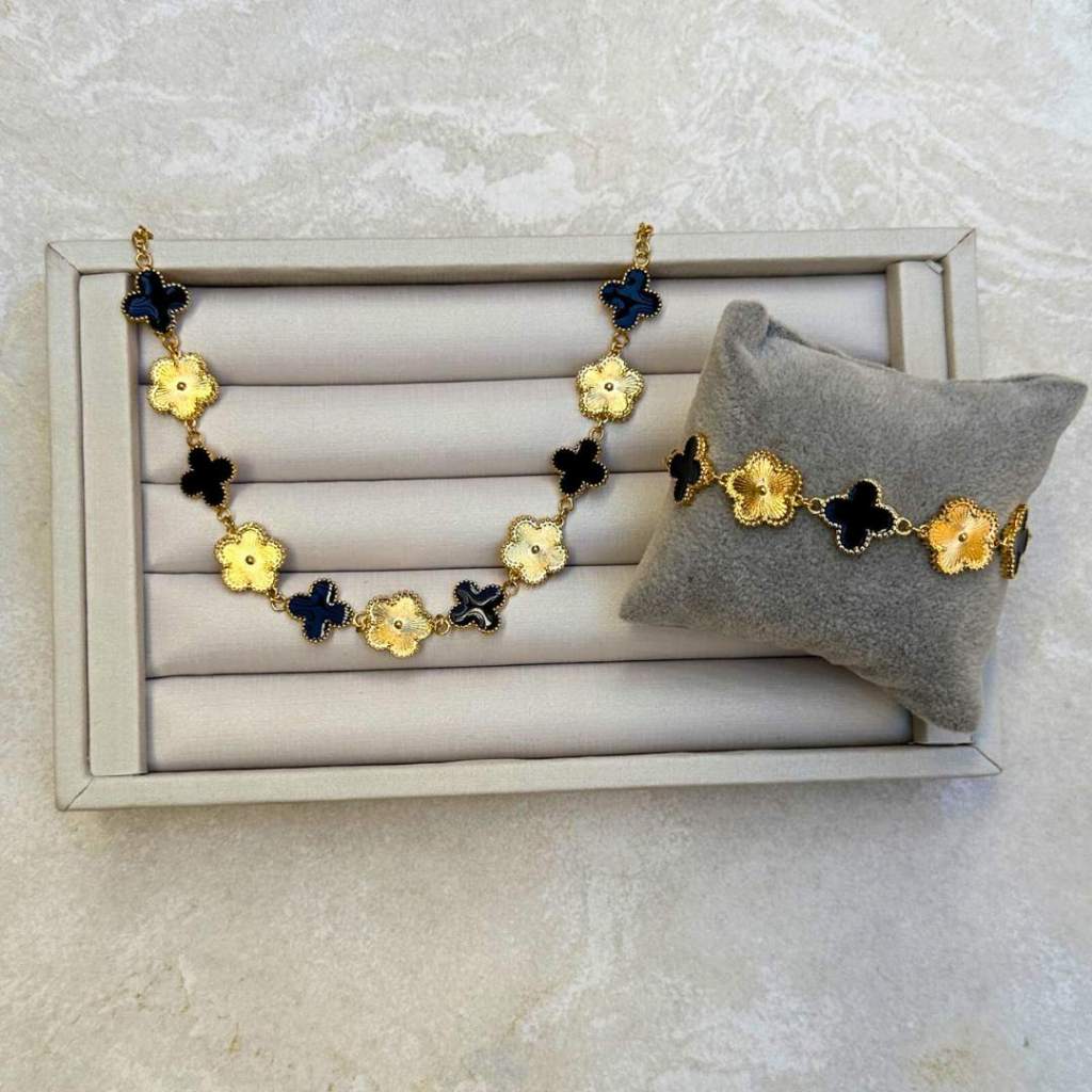 [ SEMI JOIA ] Kit Choker + Pulseira Feminina Trevos Mix Preto e Diamantado Banhado a Ouro 18k