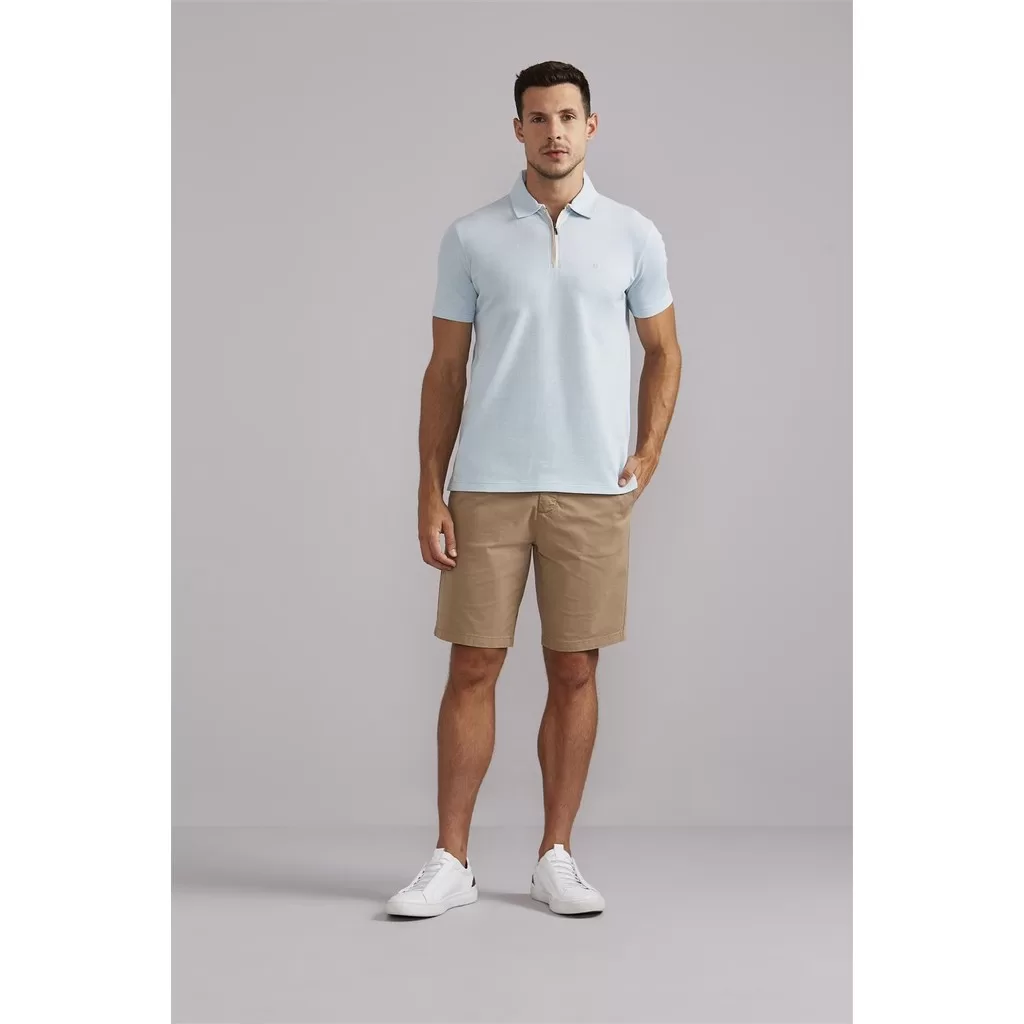 Polo com Ziper Piquet Slim Fit – Azul Céu / Creme