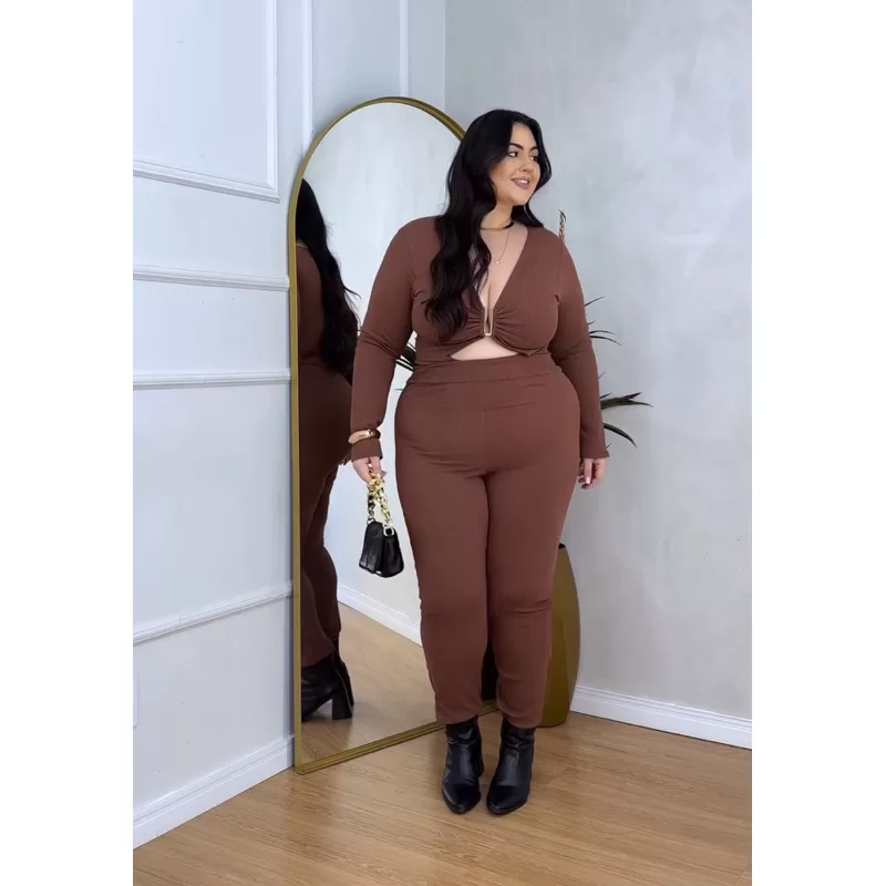 Macacão Plus Size manga longa