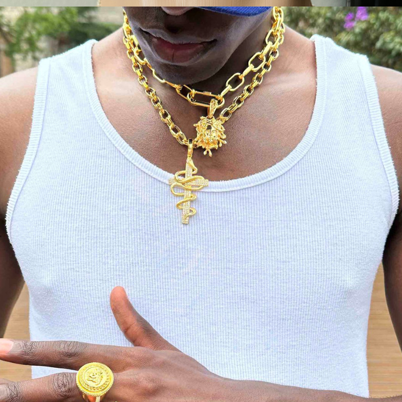 Corrente Grossa de Ouro 18k com Pingente Cruz e Serpente Banhado