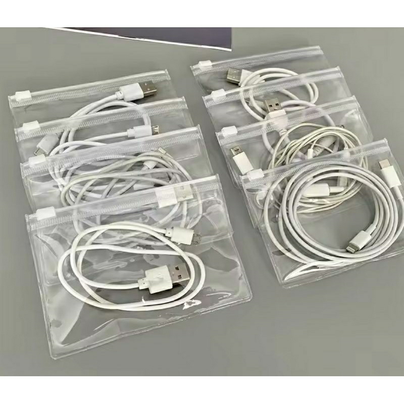 Saco PVC com zíper. Para kits de higiene, manicure e acessórios. 50 unidades.