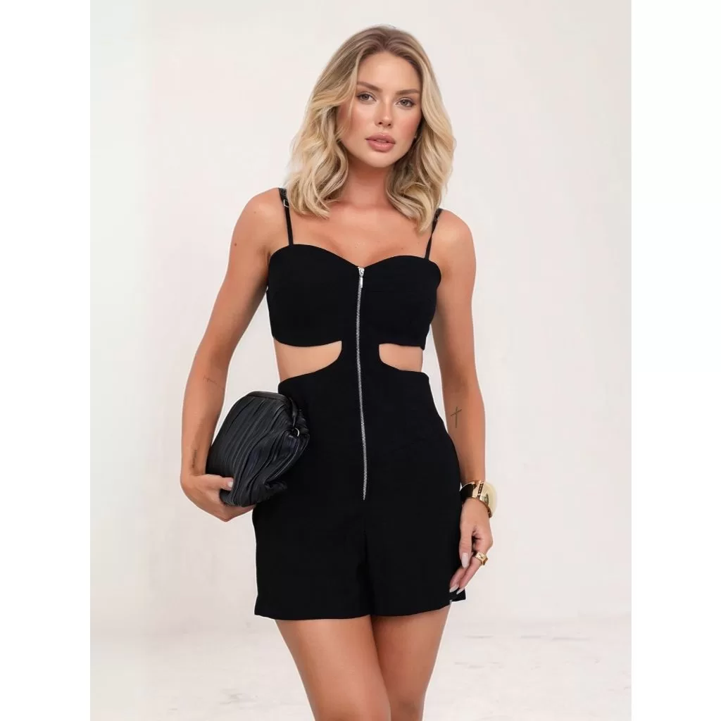 Macaquinho Alfaiataria Feminino Curto Estruturado com Barbatana e Bojo