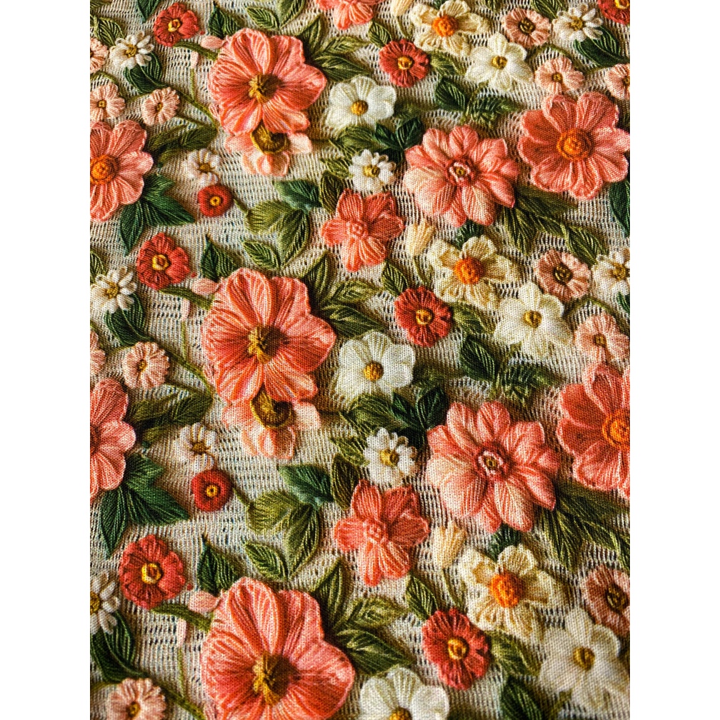 Tecido Tricoline Estampado Digital 100% Algodão – Flor bordada coral