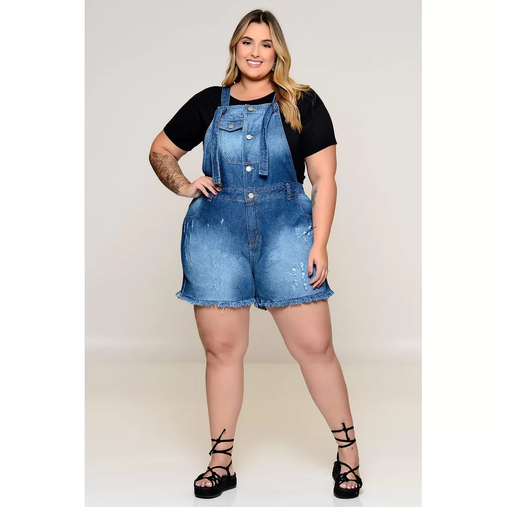 Jardineira Plus Size Curta Jeans Escuro