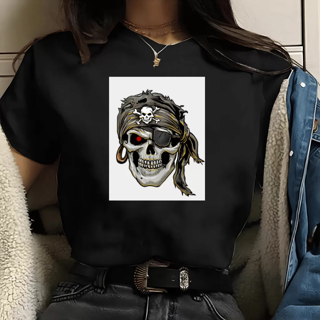 Camiseta Caveira Pirata – Tapa Olho Bandana – (Preta)