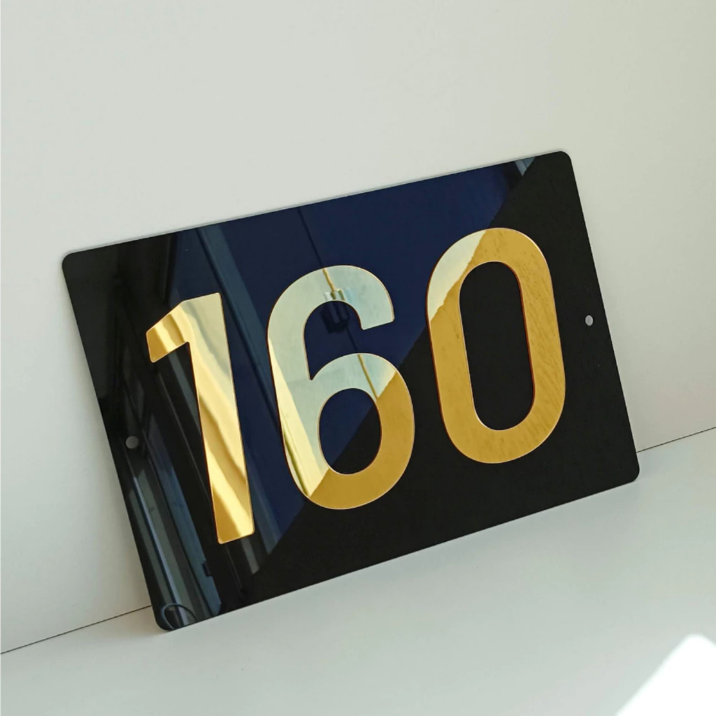 Placa Numero Para Casas, Placa Em Acrílico Preto e Dourado espelhado, Personalizado