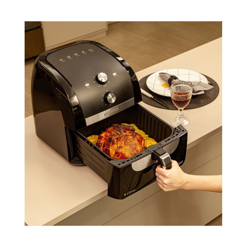 Fritadeira Elétrica Air Fryer Sem Óleo 8L Itatiaia Preta 127V Essencial FAMILY