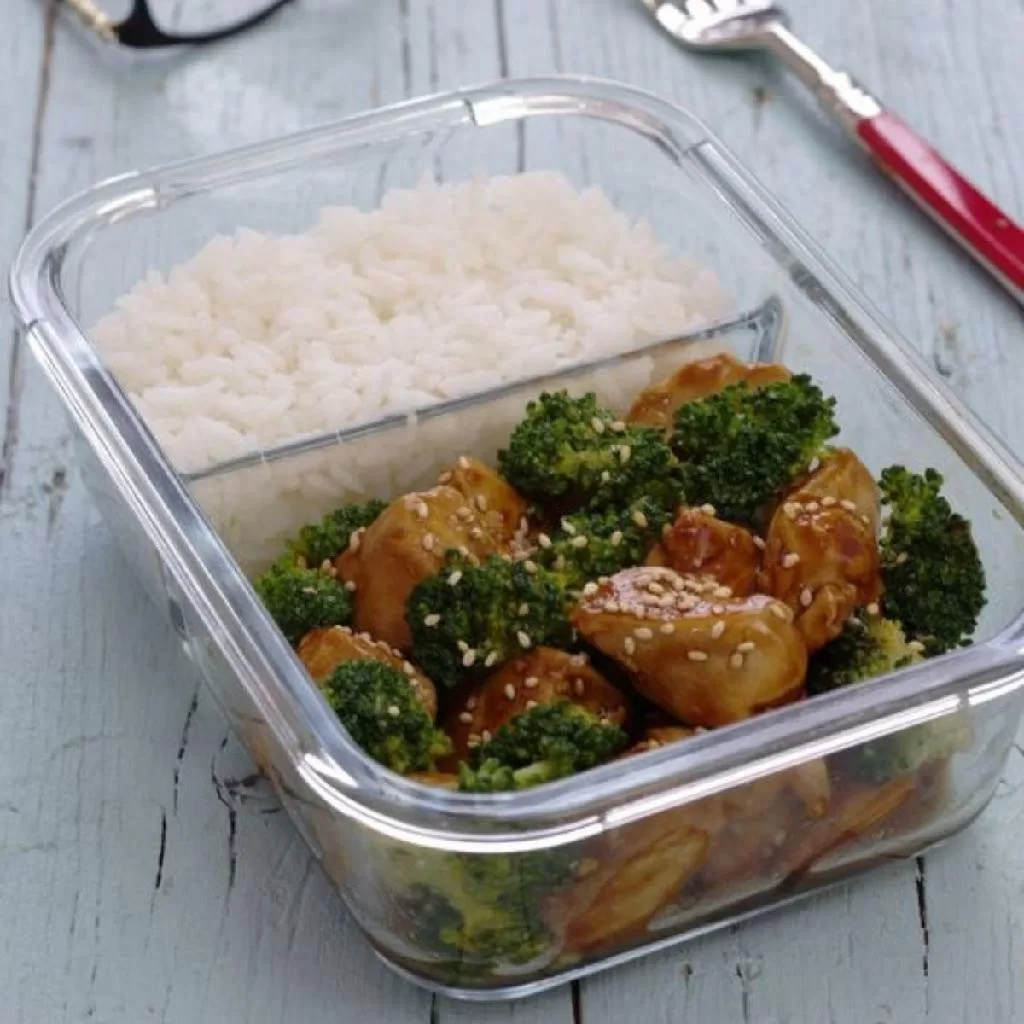 1 Lancheira Marmita com Divisória e Tampa com 4 Travas 1040ML