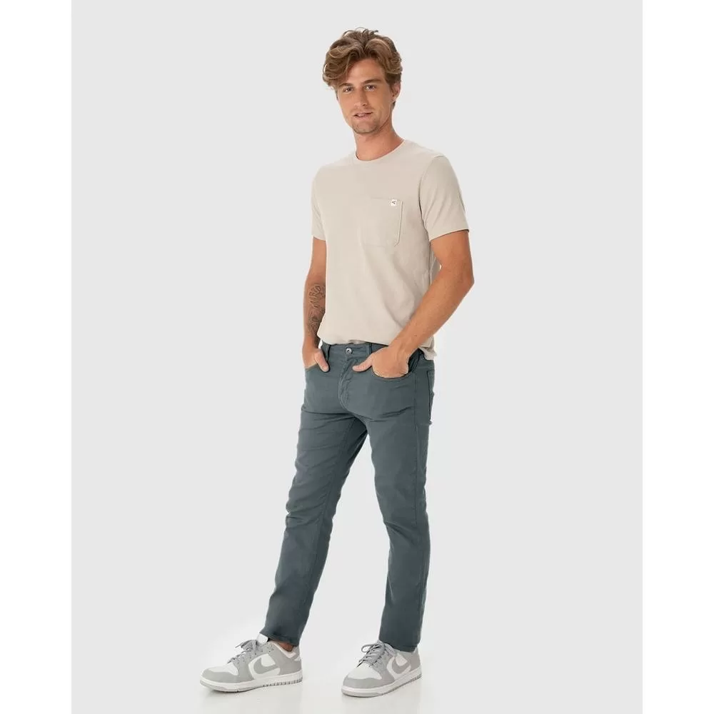 Calça Masculina Slim Cintura Média Em Sarja Com Elastano