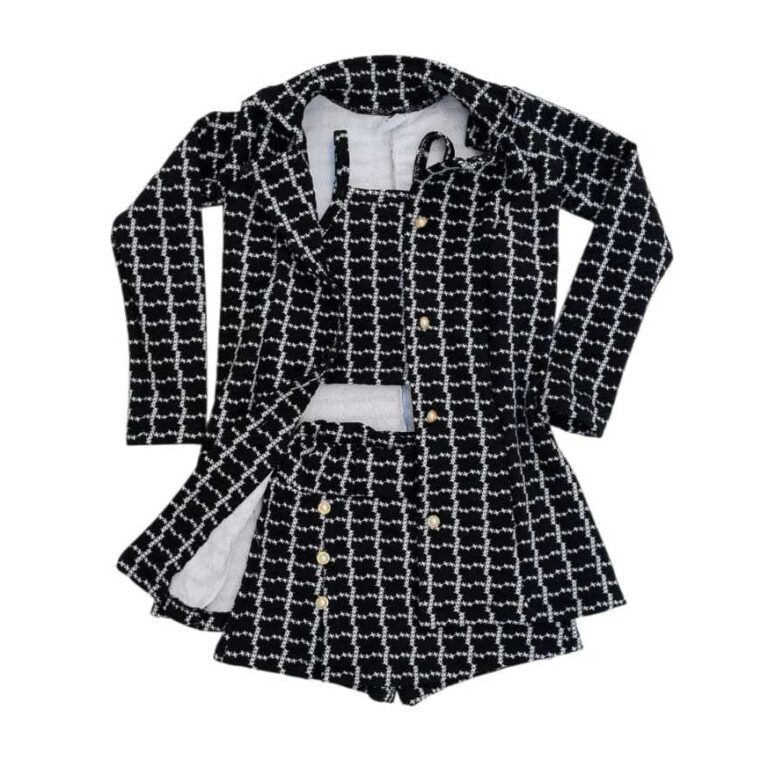 Conjunto Blazer Infantil Menina três peças.