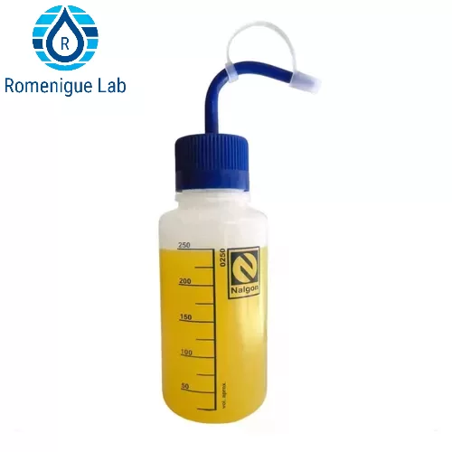 Pisseta Plástica Graduada 250 Ml Bico Curvo ̵