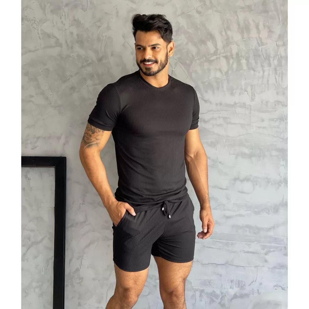 Short Bermuda Verão Mauricinho Mais Camiseta Gola Redonda Conjunto Masculino Promoção Moda Masculina