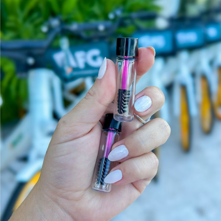 Kit 55 Mini Frasco Escovinha de Sobrancelhas Escovinhas de Cílios Tubo Rímel e Extensão de Home Care