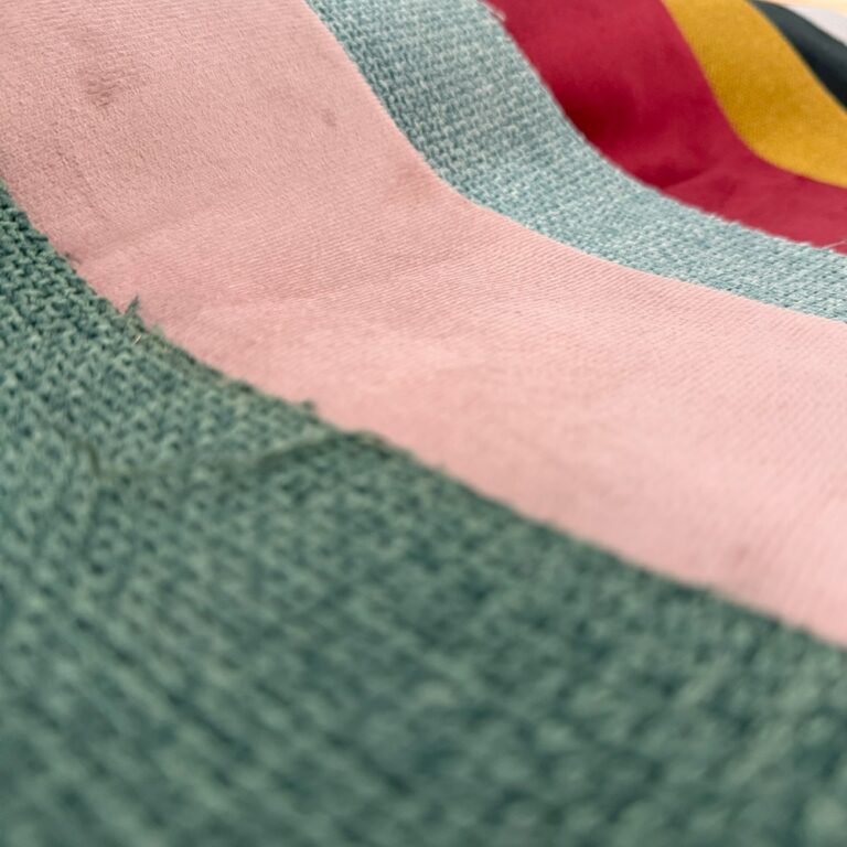 kit Retalhos de Tecidos em Tiras SUEDE com 10kg pa