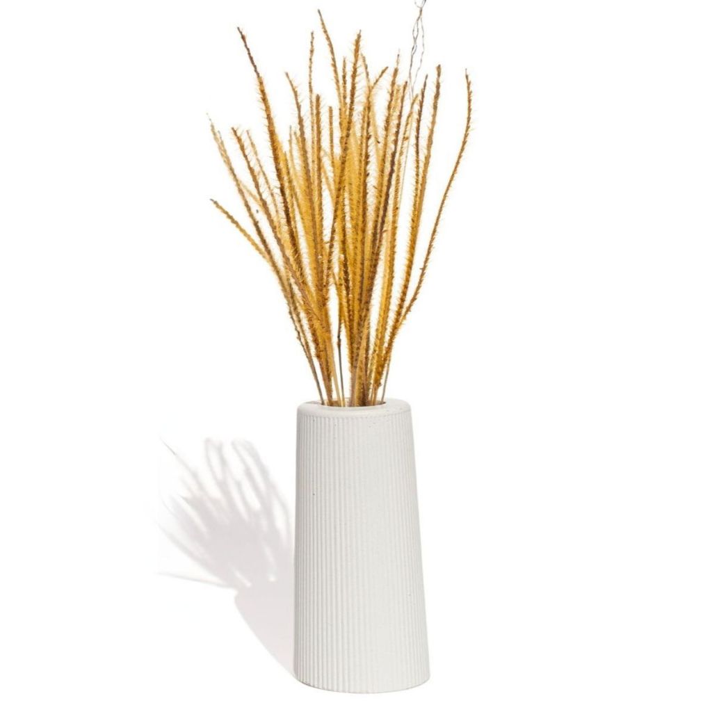 Mini Garrafa Fina Listras Artesanal 9,5×4,5cm Em Cimento