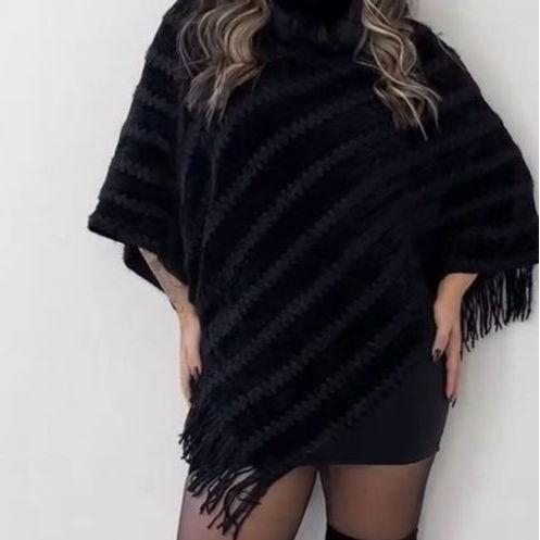 Xale Poncho de Lã Feminino Com Touca com detalhes