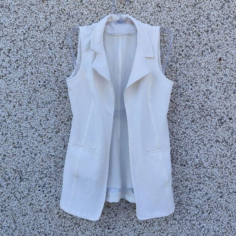 Colete alongado off white | M (Brechó)