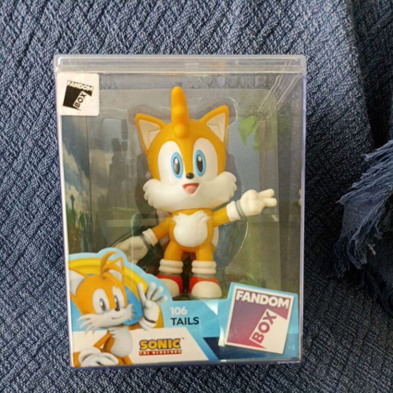 fandombox Sonic tails