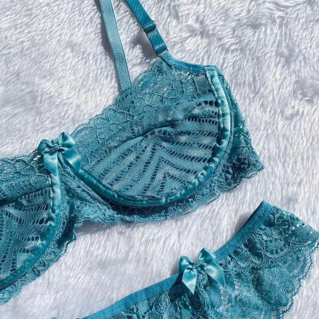 Conjunto lingerie sem bojo com aro calcinha tanga fio de renda