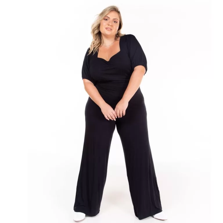 Macacão Plus Size Pantalona de Viscolycra com Dec
