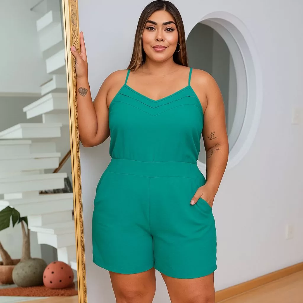 Macaquinho Feminino Plus Size com Alcinhas Reguláveis Tecido Duna M ao G4 Plusize