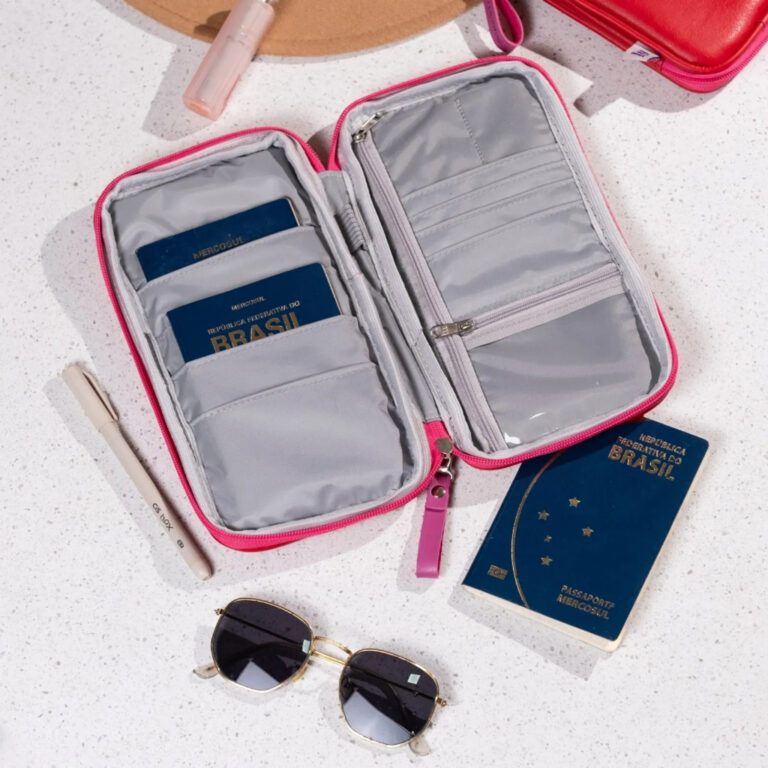 Capa Case de Passaporte LYMO