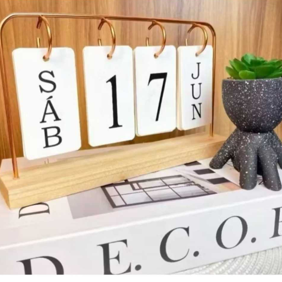 Calendário de Mesa Decorativo com Plaquinhas Preto/Dourado Permanente Escritório Versátil Decorativo