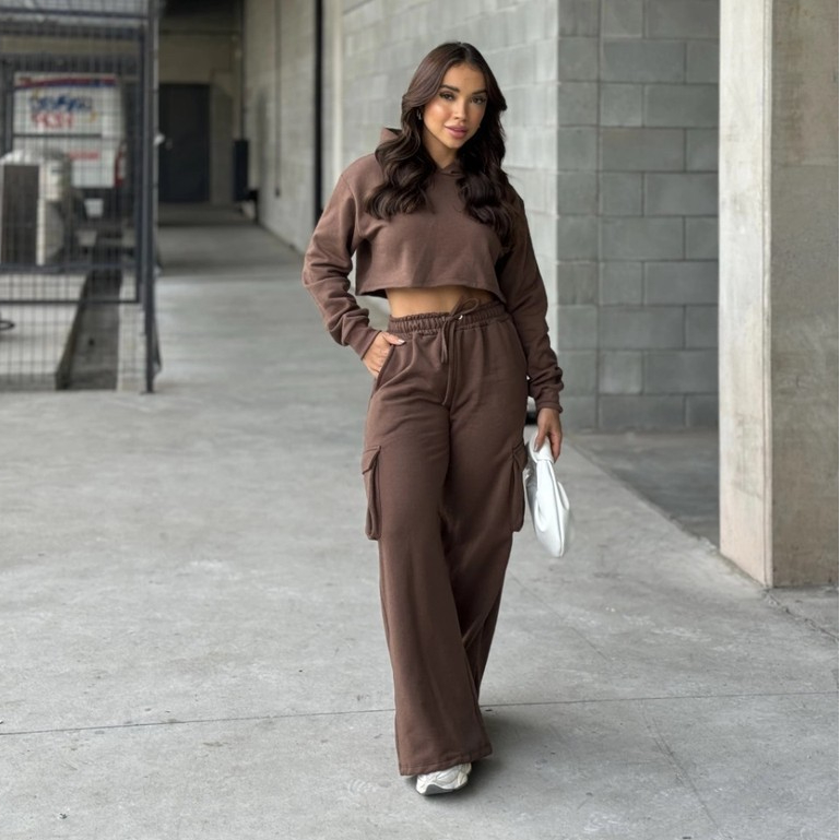 Conjunto Feminino Moletom Calça Flare Cargo e Cro