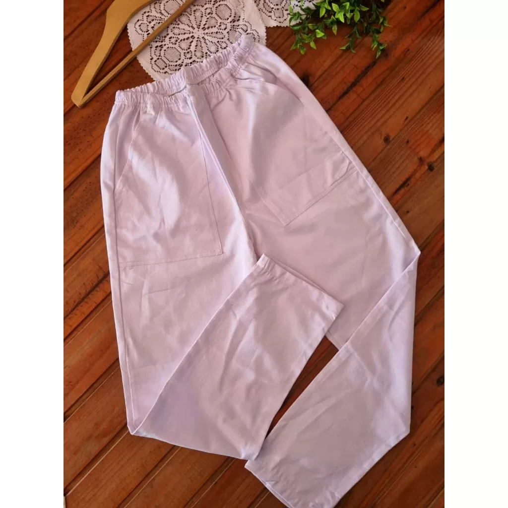 Calça cargo profissional branca em brim reforçado.