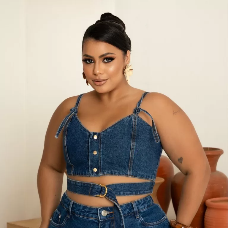 Cropped Jeans Botões Frontais Alça Regulável Es