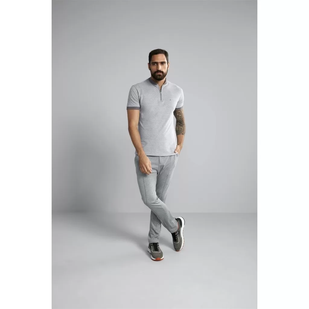 Polo Manga Curta com Zíper Piquet Slim Fit – Cinza Escuro / Branco