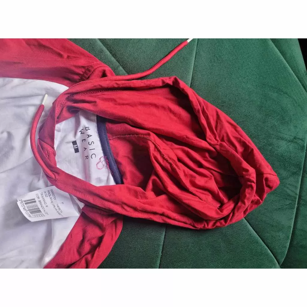 camiseta meia malha com capuz tm m