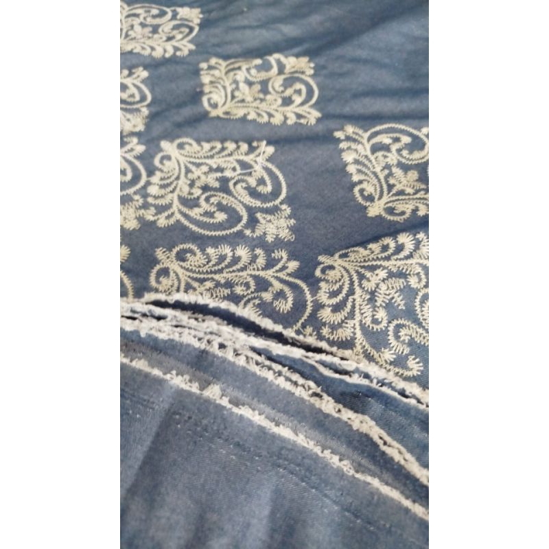 tecido jeans Denin leve bordado 1 metro x 1,50 de largura