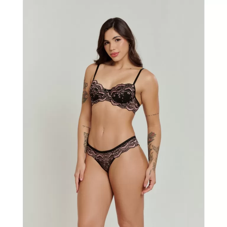 Conjunto de Calcinha e Sutiã Meia Taça Sem Bojo 