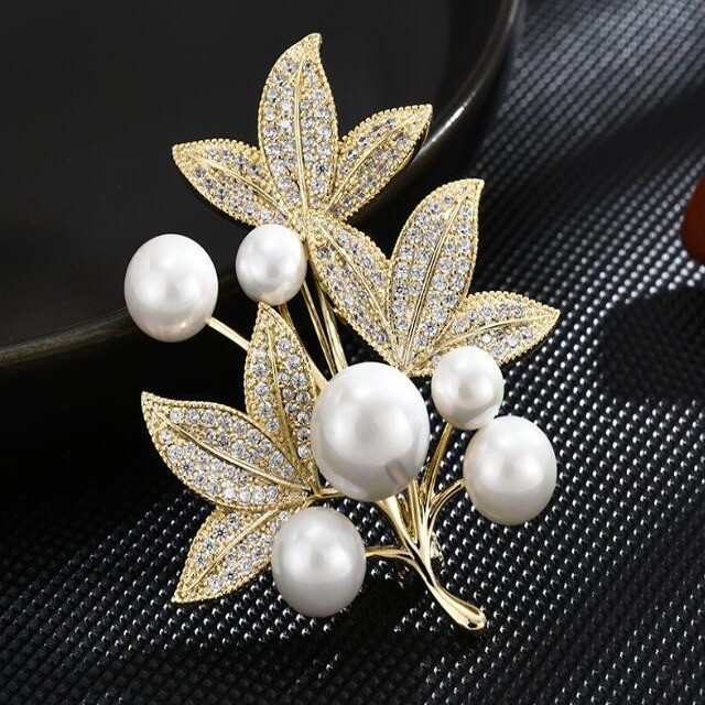 Broche de folha de pérola roupas fixas terno aces