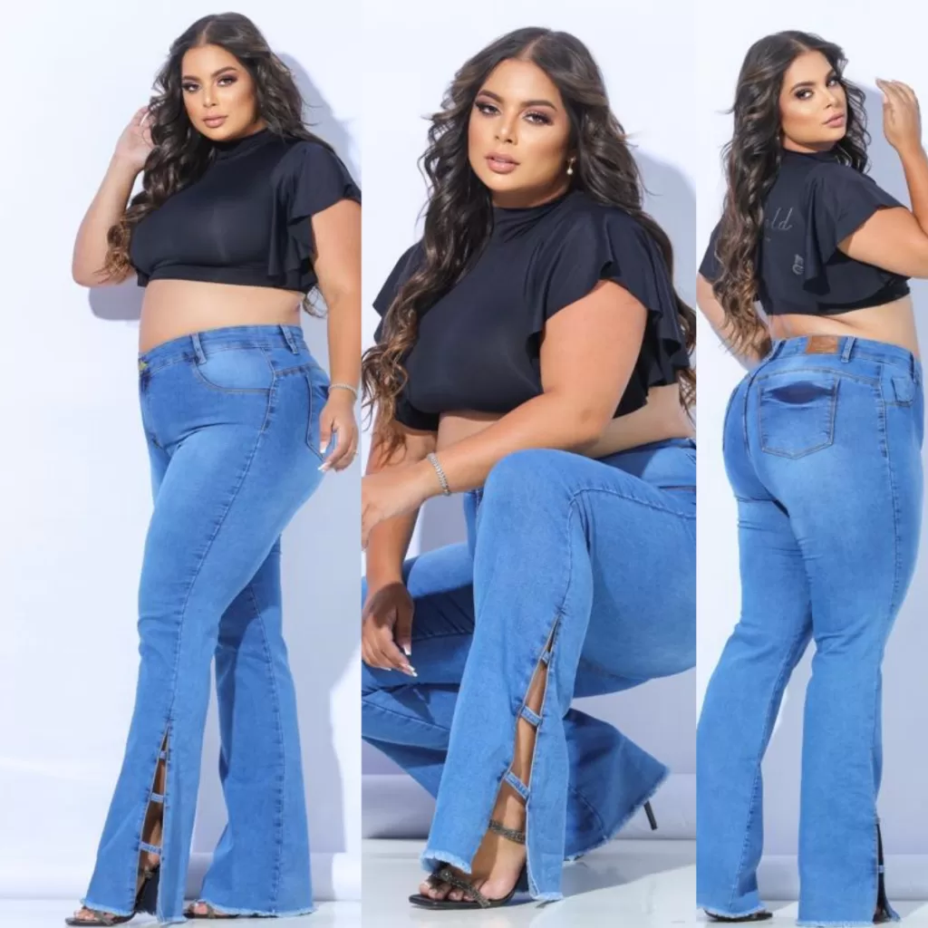 Calça Jeans feminina Flare Plus Size cos alto com detalhe lateral